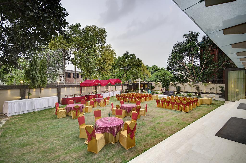 Palm Spring A Boutique Hotel New Delhi Exteriör bild