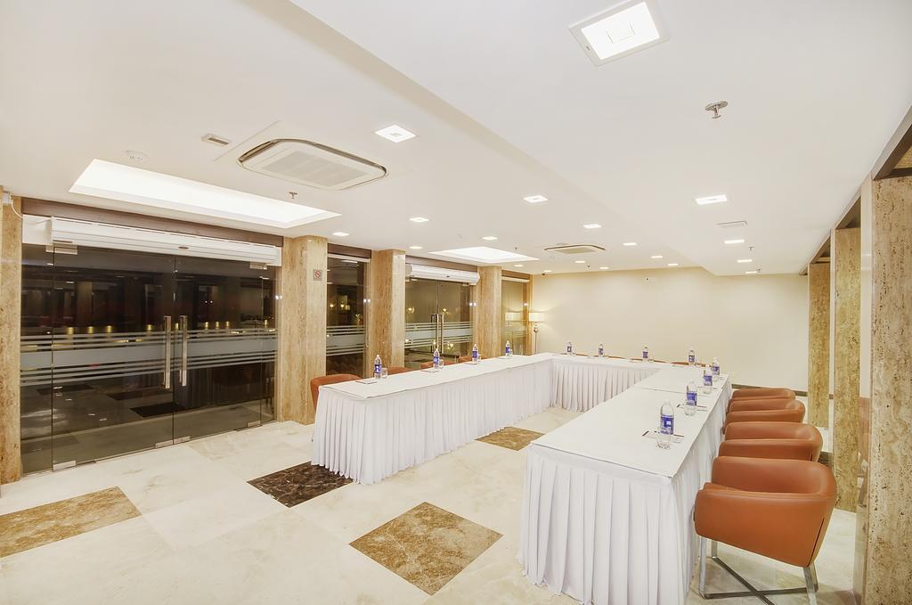 Palm Spring A Boutique Hotel New Delhi Exteriör bild